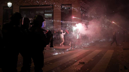 Khoảng 170 cổ động viên bóng đá ở Pháp bị tạm giữ vì bạo loạn