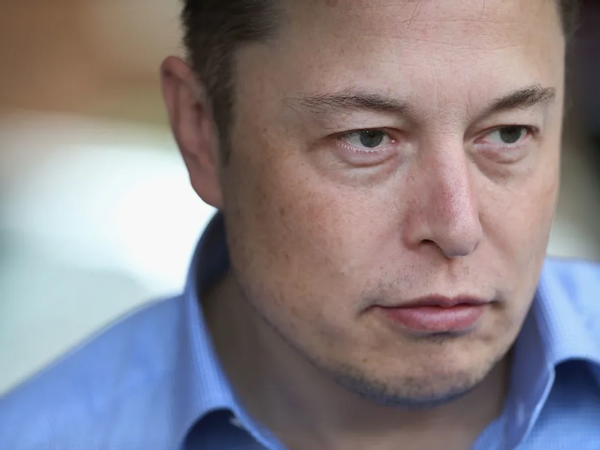 Elon Musk ‘quay xe’, cấm cửa tài khoản chuyên theo dõi máy bay riêng