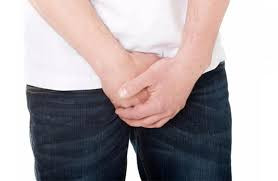 Trời lạnh, 3 thanh thiếu niên buộc phải cắt bỏ 'hạt ngọc'