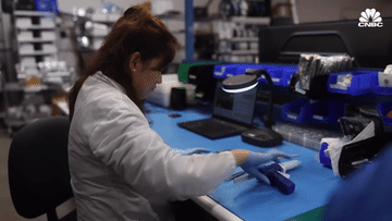 Tại sao các gã khổng lồ công nghệ không sản xuất smartphone tại Mỹ?