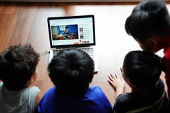 Nhiều rủi ro tiếp cận nội dung độc hại với trẻ em trên mạng