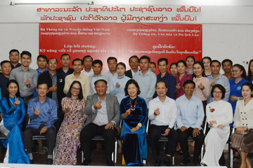 Việt Nam tổ chức nhiều khóa đào tạo bổ ích cho báo chí Lào