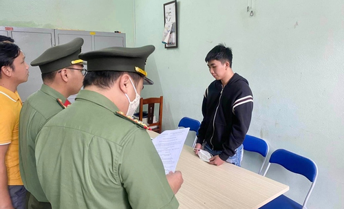Khám xét nơi ở và bắt tạm giam 2 đối tượng tổ chức đưa người sang Campuchia trái phép