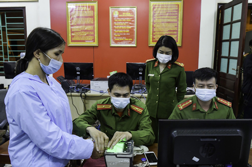 Bỏ sổ hộ khẩu giấy: Chiến dịch ‘90 ngày đêm không ngủ’ ở Hải Dương