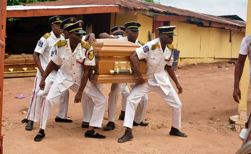Vũ điệu quan tài - nghi thức tang lễ điên rồ và bất thường ở Ghana
