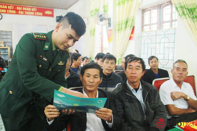Tuyên truyền pháp luật cho ngư dân vùng biển Nghi Xuân, Hà Tĩnh