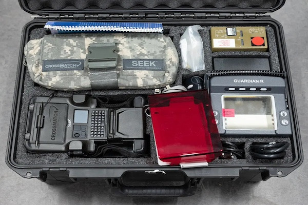 Thiết bị chứa dữ liệu sinh trắc học của quân đội Mỹ bị rao bán trên eBay