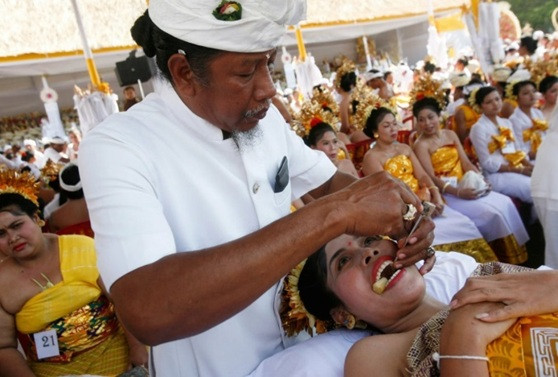 Những phong tục đám cưới kỳ lạ nhất hành tinh