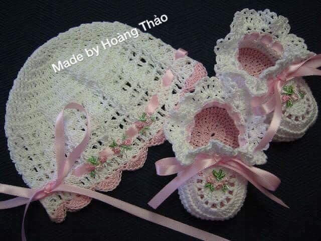 Đam mê đồ handmade, mẹ trẻ đan loạt đồ cho con gái cưng nhìn dễ thương 'muốn xỉu'