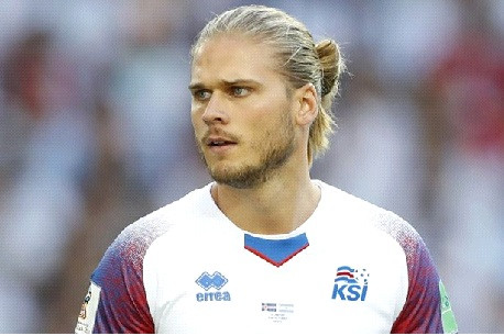 Quá đẹp trai, cầu thủ 'treo giày' để làm diễn viên