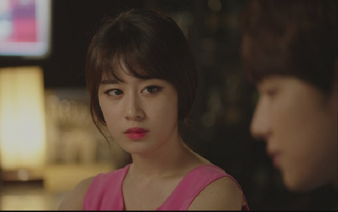 Đáp lại sự mong chờ của tôi, chị lạnh lùng nói rằng nhà không có dư (Ảnh minh họa)