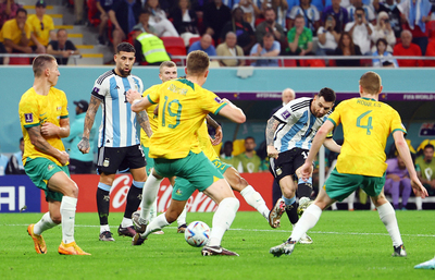 Video bóng đá bàn thắng Argentina 2-1 Australia World Cup 2022: Messi 'nổ súng' đón Hà Lan