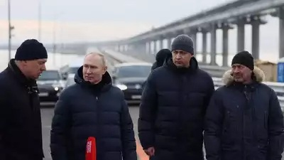Cận cảnh Tổng thống Putin tự lái ô tô chở Phó Thủ tướng Nga đi thị sát cầu Crimea