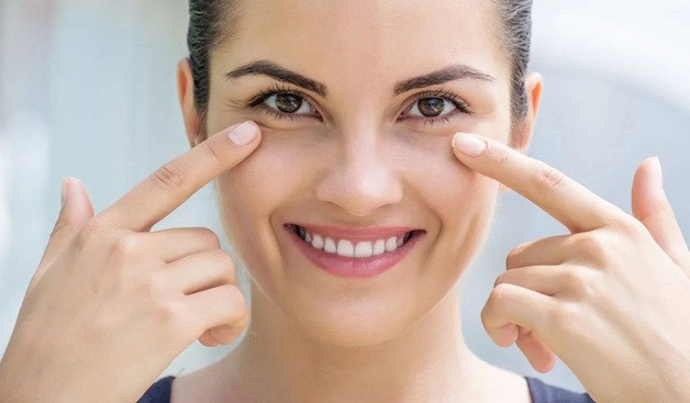 Những mẹo đơn giản giúp đánh bay bọng mắt