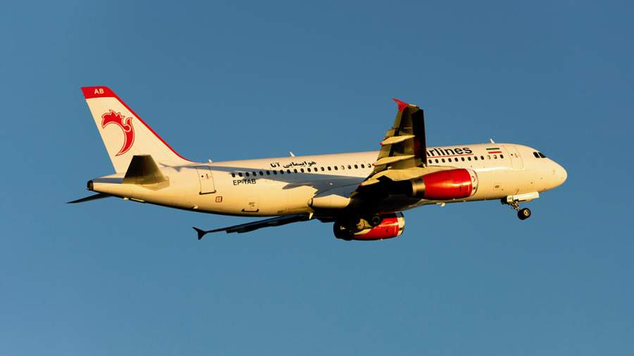 Máy bay Iran phải hạ cánh khẩn cấp do khoang hành lý bị hở