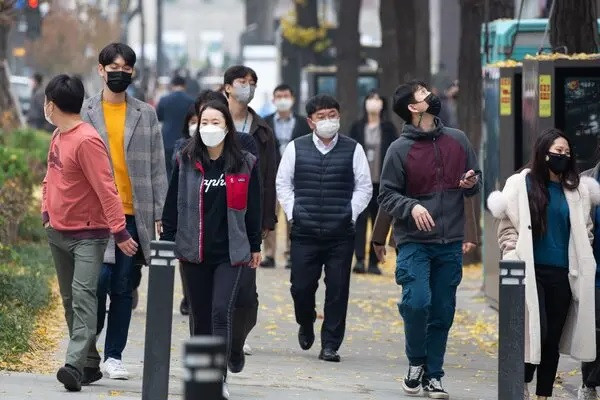 Tội phạm tình dục gia tăng khiến phụ nữ Hàn Quốc tránh nơi có đàn ông