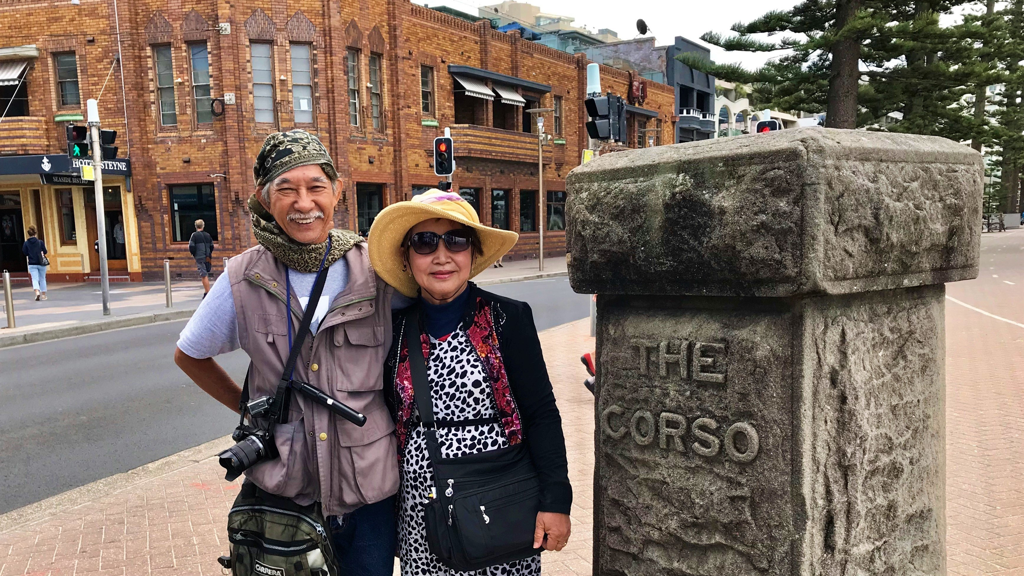 Chồng U70 chở vợ mắc ung thư bằng xe máy đi phượt khắp thế gian - 8