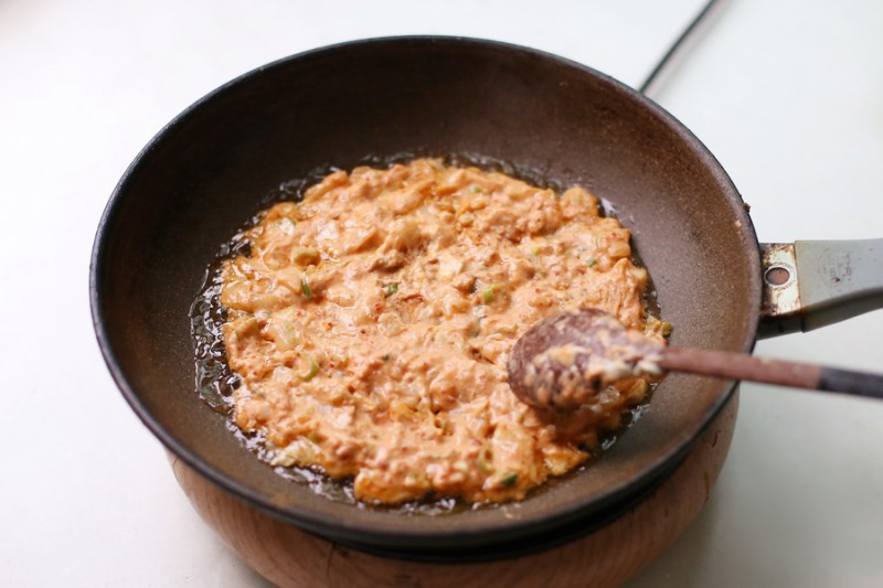 Mát trời làm học cách làm bánh xèo kiểu Hàn giòn thơm ăn quá đã - Ảnh 8.