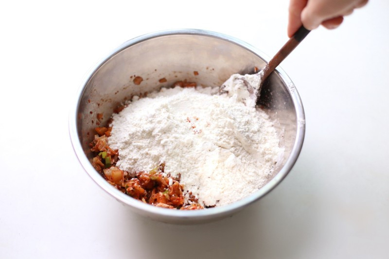 Mát trời làm học cách làm bánh xèo kiểu Hàn giòn thơm ăn quá đã - Ảnh 6.