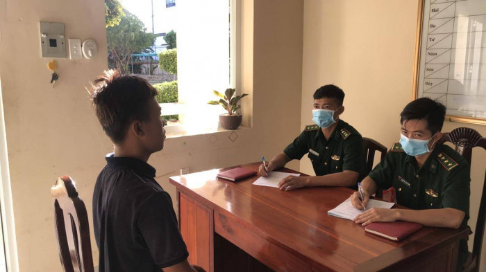 Phát hiện 9 người Trung Quốc trôi dạt trên vùng biển Phú Quốc 3