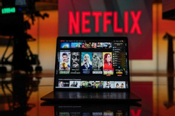 Netflix để mất lợi thế vào tay đối thủ Disney+ như thế nào?
