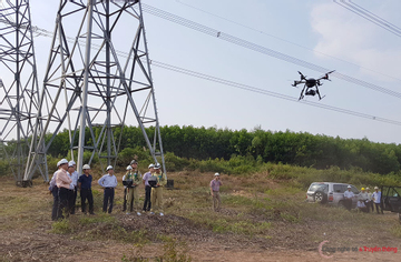 Kết hợp AI và drone phát hiện nguy cơ mất an toàn lưới điện