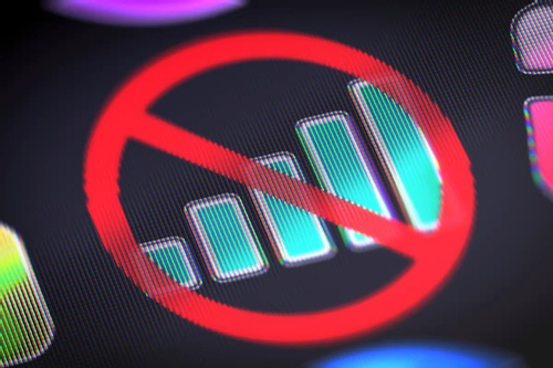 Không biết mẹ còn sống sau 2 năm bị cô lập, mất Internet