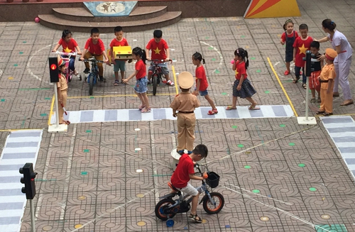 Lạng Sơn: Tăng cường giáo dục an toàn giao thông cho trẻ mầm non