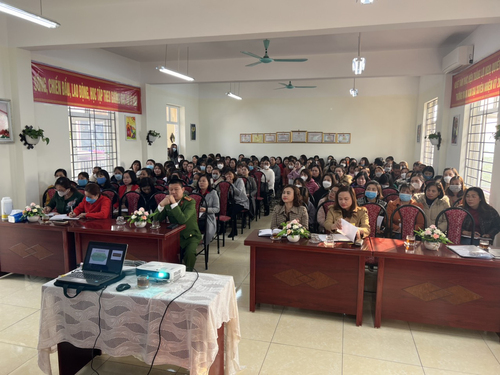 Trường Mầm non Đại Xuyên tập huấn bồi dưỡng kiến thức, kỹ năng phòng cháy chữa cháy