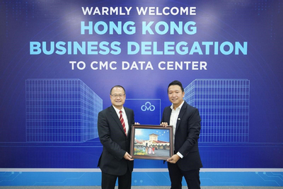 Chủ tịch tập đoàn Sunwah thăm Data Center Tân Thuận của CMC Telecom