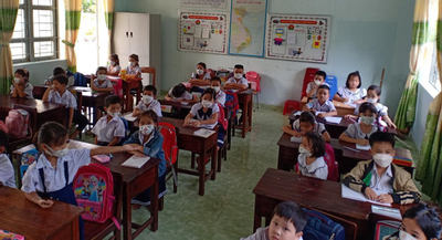 Cô giáo 'gieo chữ' cho học sinh vùng khó khăn Phú Yên
