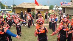 Người Hà Nhì bảo tồn múa dân gian bằng các đội văn nghệ