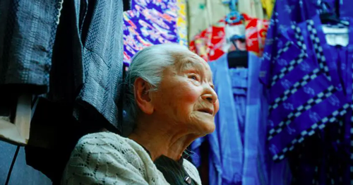 Cách ăn uống giúp người phụ nữ ở vùng đất Blue zones sống thọ 104 tuổi