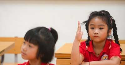 'Bác sĩ mở phòng khám tư thì giáo viên dạy thêm là chính đáng'