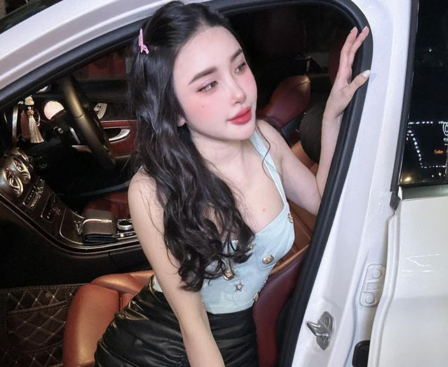 anh 5 con gai dai gia.jpg