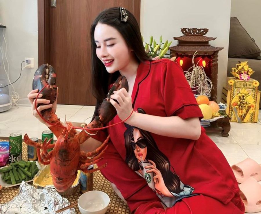 anh 4 con gai dai gia.jpg