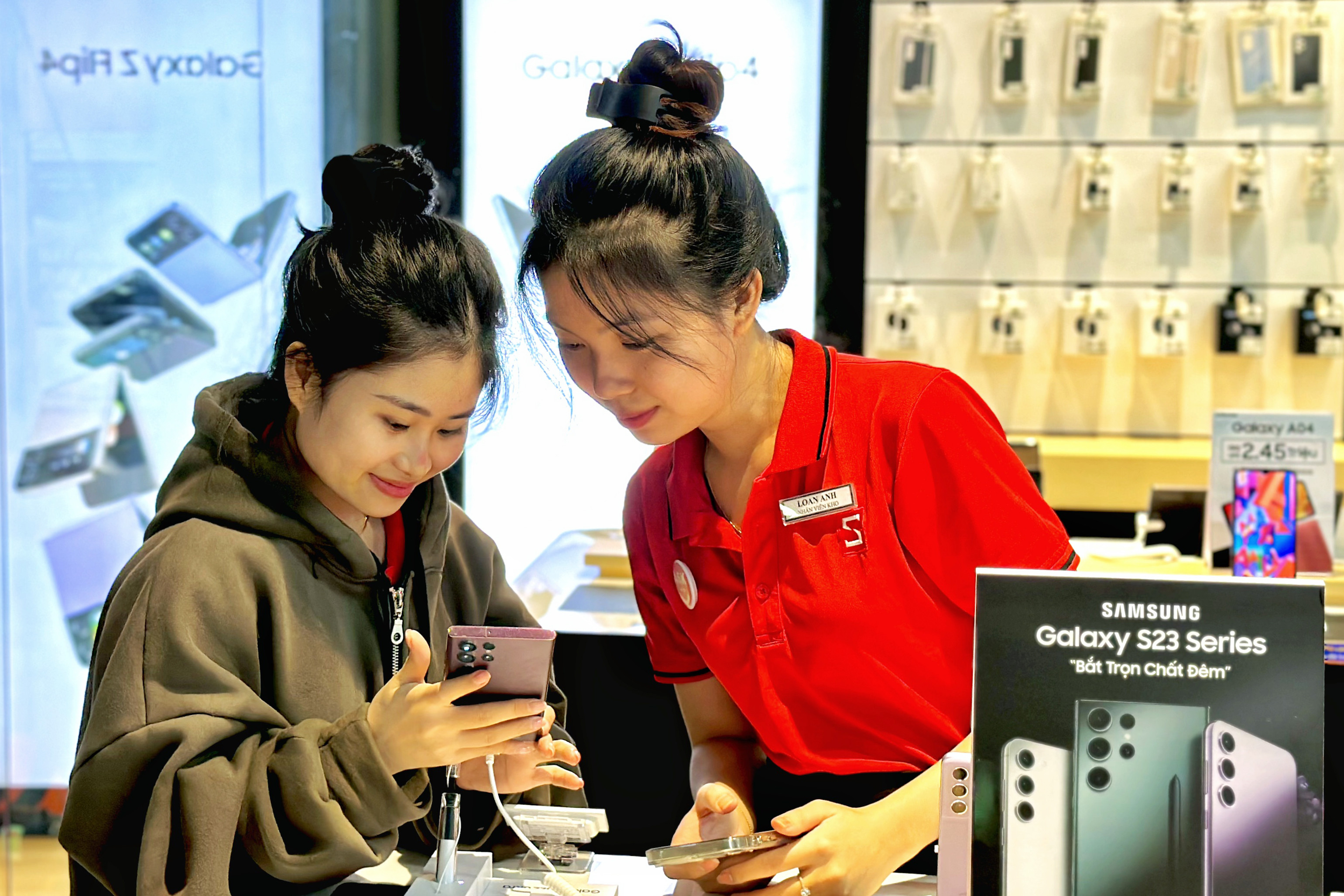 Galaxy S23 mở bán tại Việt Nam, vừa ra mắt đã giảm giá sốc