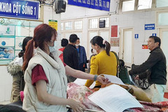 Bệnh viện Việt Đức hạn chế mổ phiên, bệnh nhân lo lắng, bác sĩ đau xót tâm tư