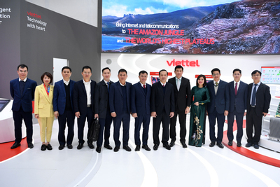 Thứ trưởng Bộ TT&TT ấn tượng với cách Viettel đưa thương hiệu Việt Nam ra thế giới