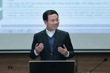 Cái mới dễ ở chỗ ...