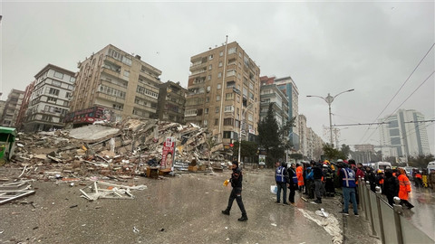 Động đất Thổ Nhĩ Kỳ, Syria: Hơn 1.800 người chết, nhiều nước điều lực lượng hỗ trợ