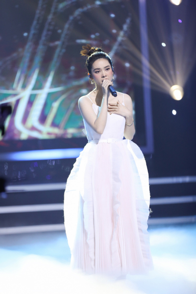 Quỳnh Lương run rẩy hát về cuộc hôn nhân nhiều nước mắt