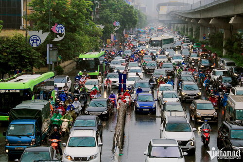 Nhiều cao ốc sắp 'mọc' lên gần nút giao thông Nguyễn Xiển - Nguyễn Trãi