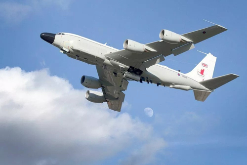 Máy bay trinh sát Anh được phát hiện gần biên giới Crưm