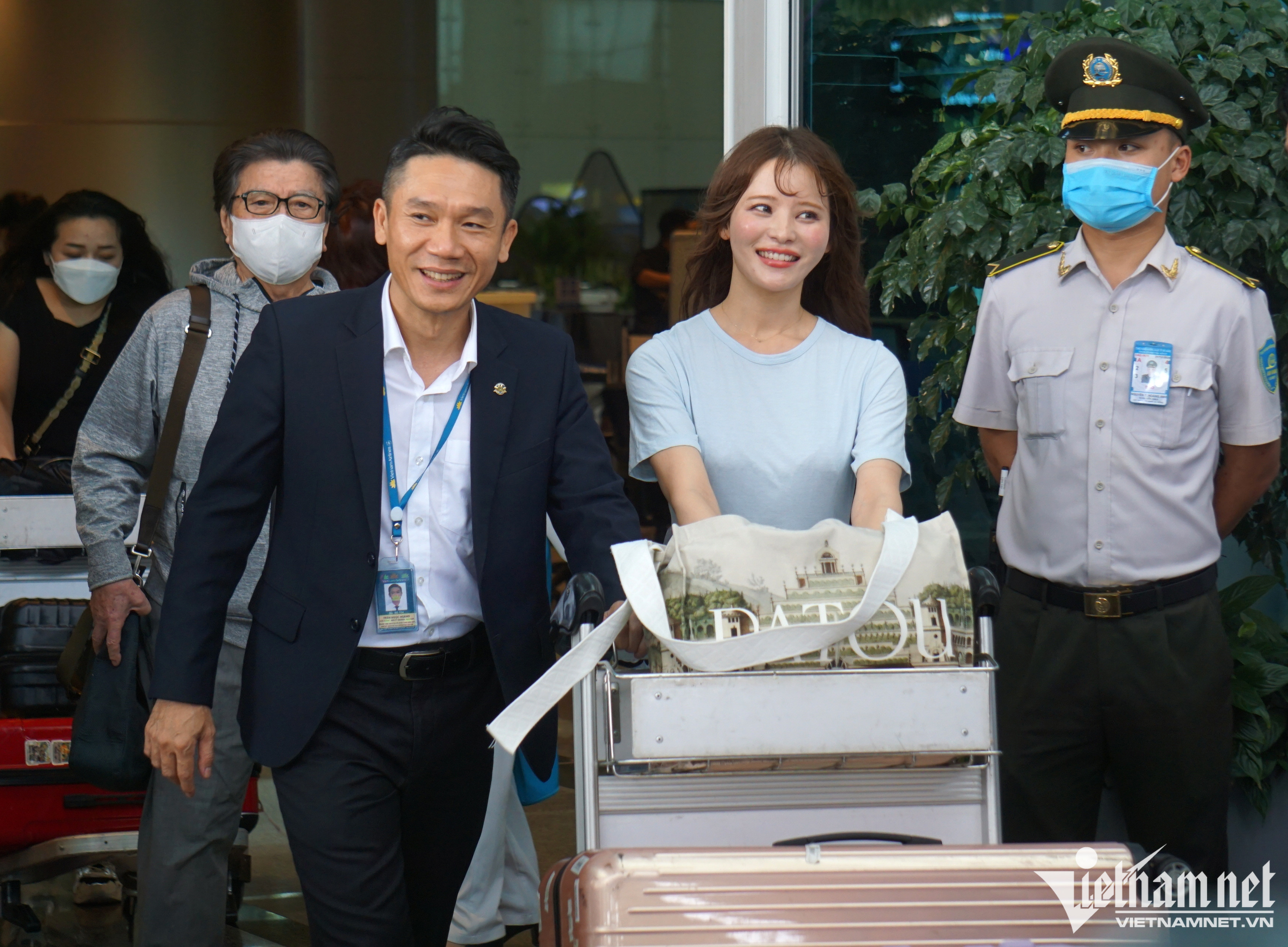 Du khách Nhật hào hứng tham quan Đà Nẵng, mê trải nghiệm văn hóa Việt Nam