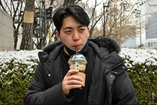 Người Hàn thay đổi thói quen ăn trưa: ít uống cà phê, không tụ tập bạn bè