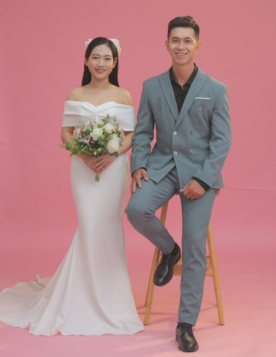 Chàng shipper cưới được vợ xinh sau 4 năm tham gia show hẹn hò