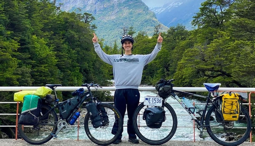 Đạp xe 32.000 km, thiếu niên 17 tuổi hoàn thành chuyến đi qua 14 nước