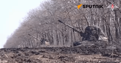 Video lựu pháo tự hành Msta-S của Nga bắn phá các mục tiêu ở Ukraine