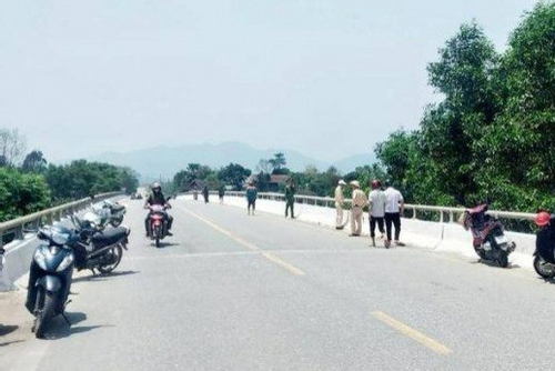 Nữ sinh lớp 6 nhảy cầu để lại thư tuyệt mệnh mong 'cha mẹ nhanh quên nỗi buồn'